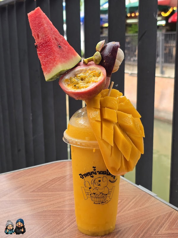 Auntie Mhoo’s Juice & Smoothies 4