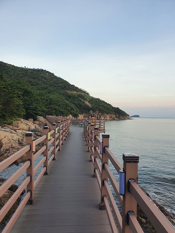 Mongdol Beach