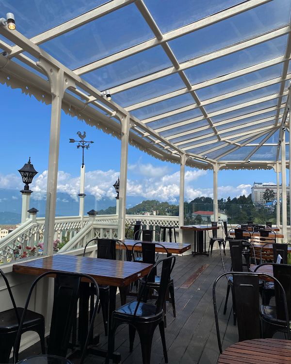 Glenary's— Bakery, Resturant & Pub