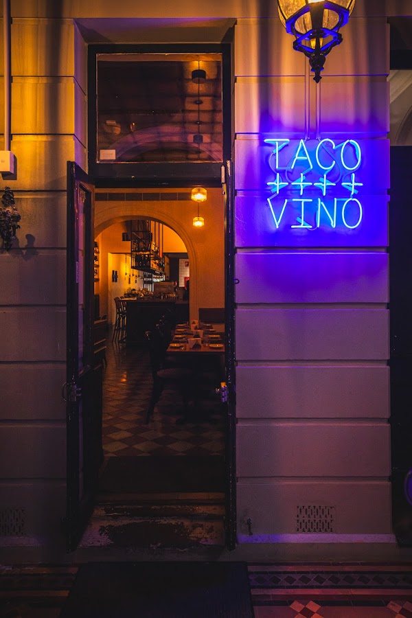 TACO + VINO