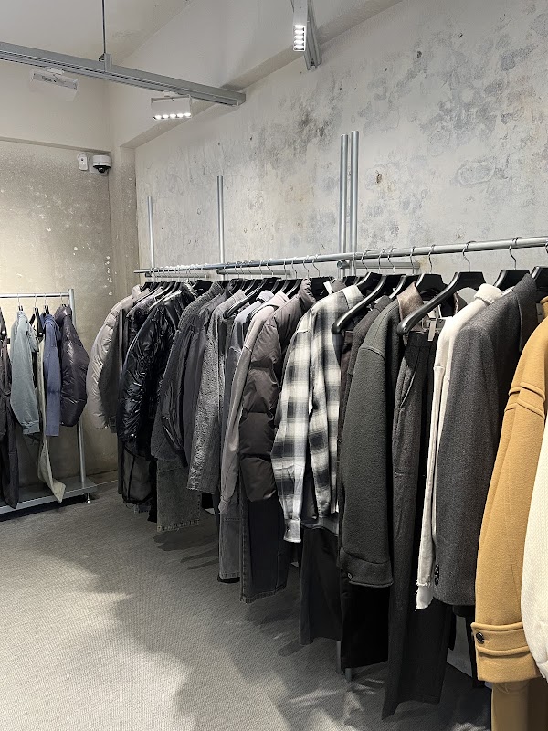 INSILENCE SEONGSU FLAGSHIP STORE 5