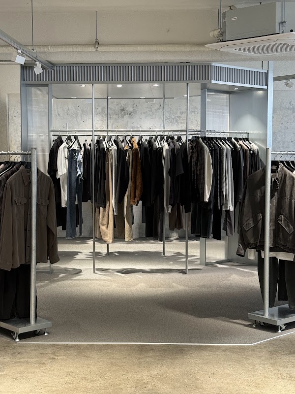 INSILENCE SEONGSU FLAGSHIP STORE 3