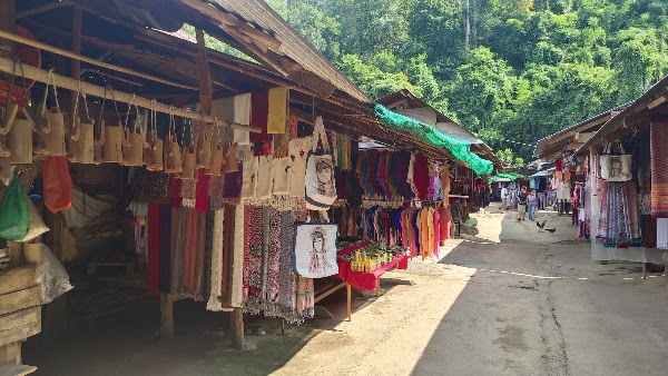 Long-necked Karen Village 5