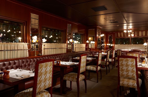 巴賽麗廳 La Brasserie
