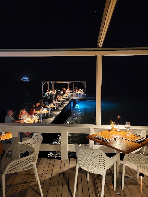 Sebastian's Restaurant Bar & Lounge 5
