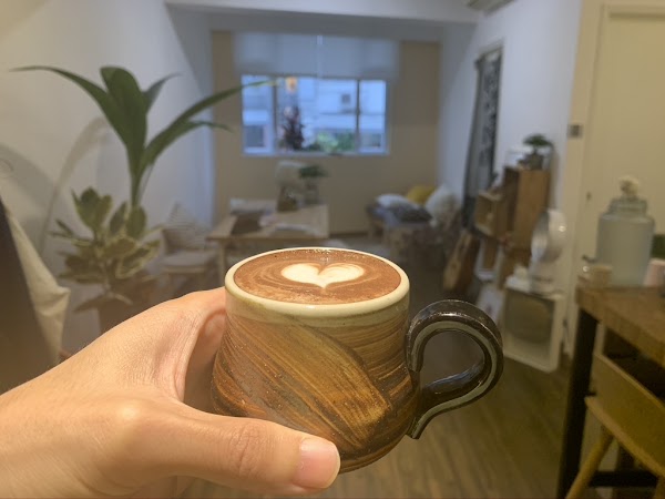 life? coffee and cakes (不定時營業，開門時間參考IG notice📍 5