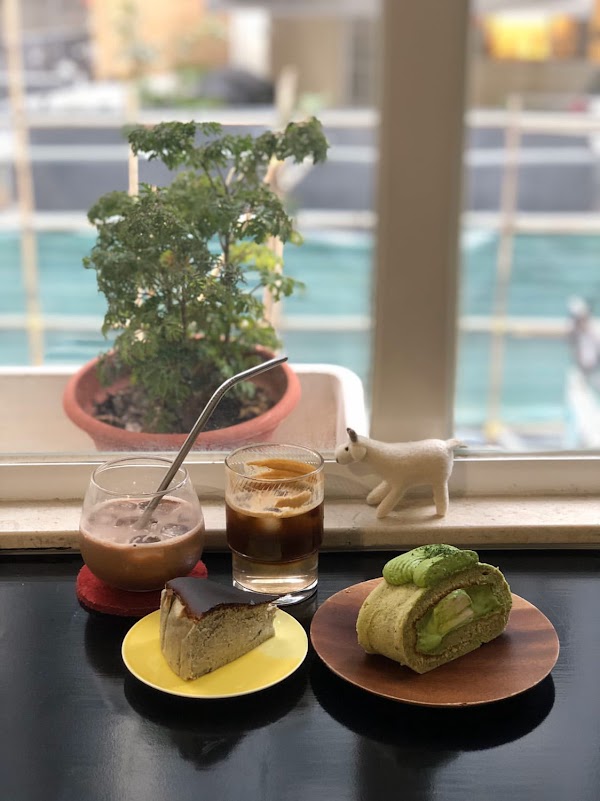 life? coffee and cakes (不定時營業，開門時間參考IG notice📍 3