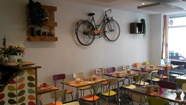 Lucette fait des crêpes