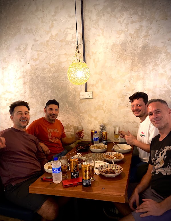 June Bistro - Cafe & Restaurant 3