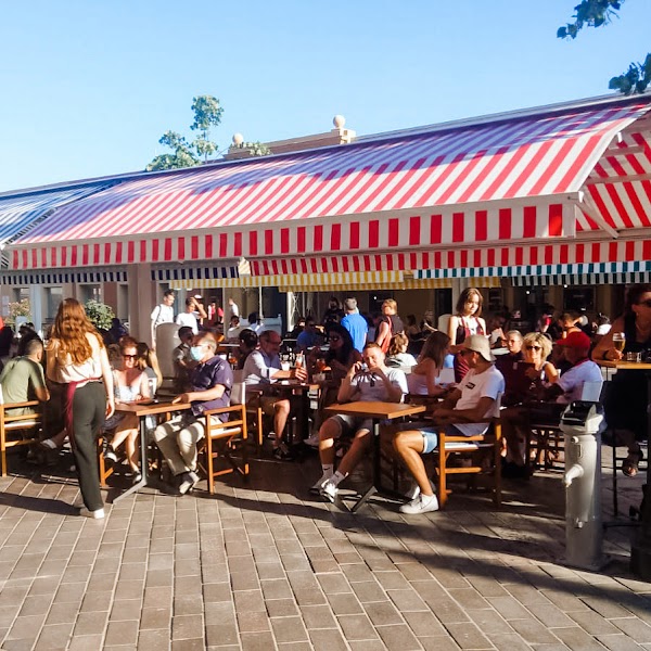 Barbacane Bar