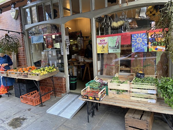 Leila's Shop