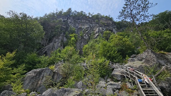 Polar Caves Park 4