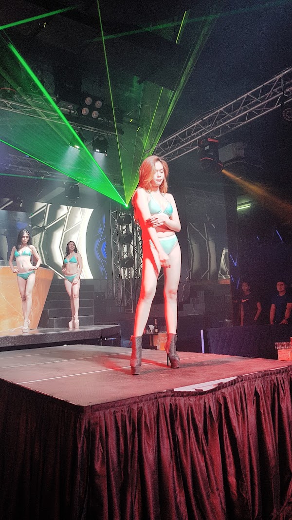 MEGA DANCE CENTER 3