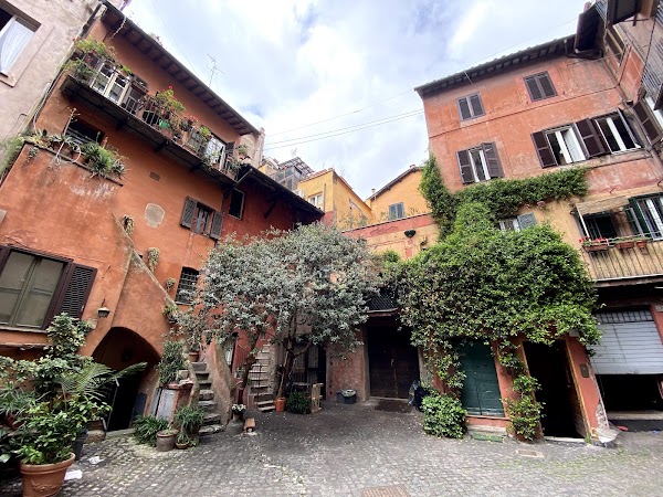 Via del Pellegrino 4