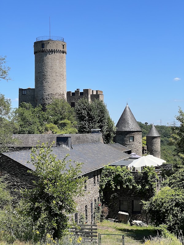 Pyrmont Castle 2