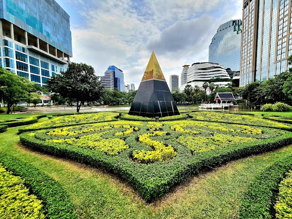 Benchasiri Park