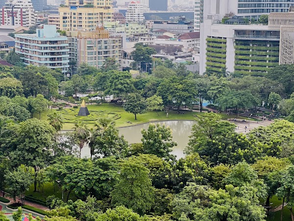Benchasiri Park 5