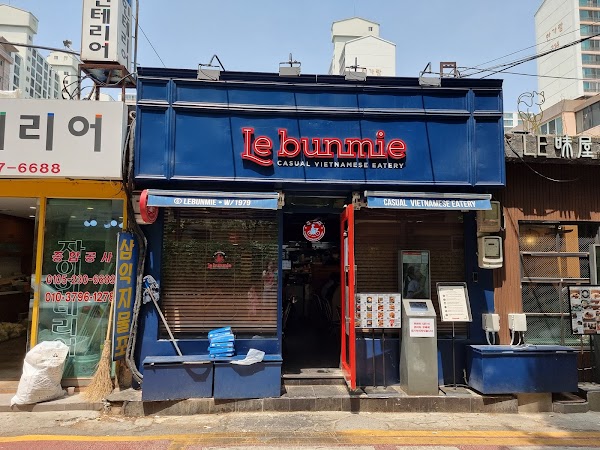 Le Bunmie Main 1