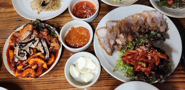 녹원쌈밥 연희점 5