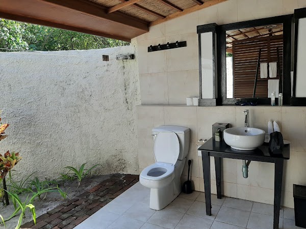 Kuredu Island Resort & Spa 3