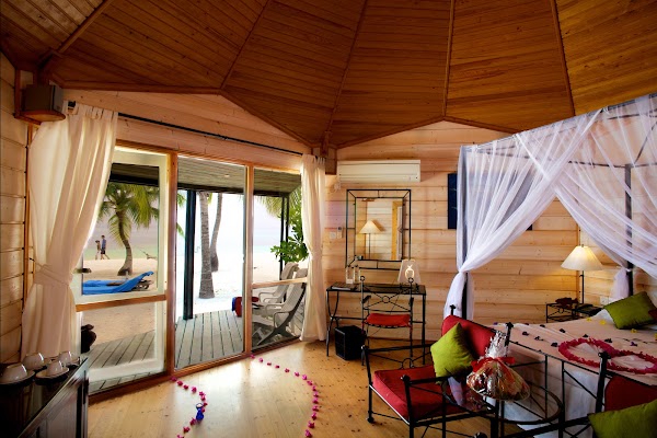 Kuredu Island Resort & Spa 2