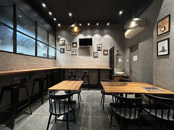 Le bro's cafe