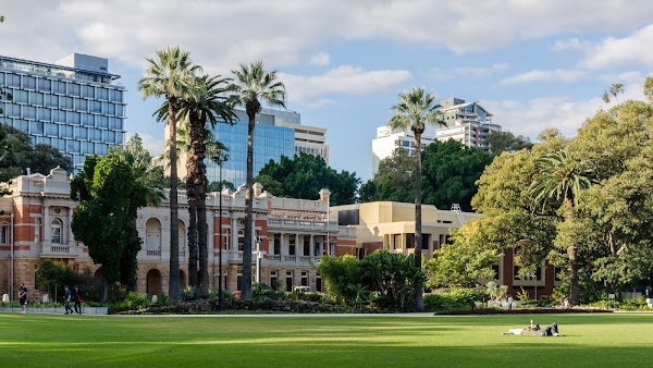Supreme Court Gardens 5