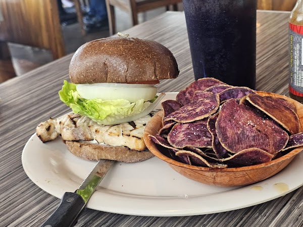 Highway Inn Kaka'ako 4