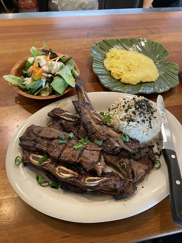 Highway Inn Kaka'ako 2