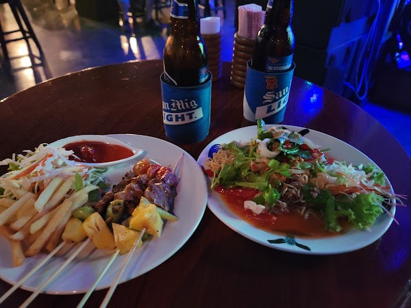 Country Road (Bar) 5