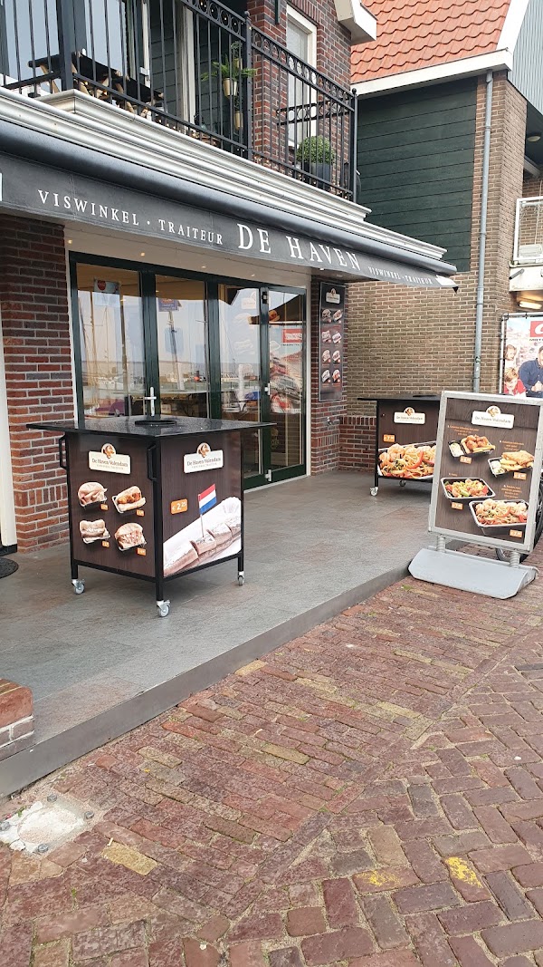 Fishmongers and Caterer Harbor Volendam