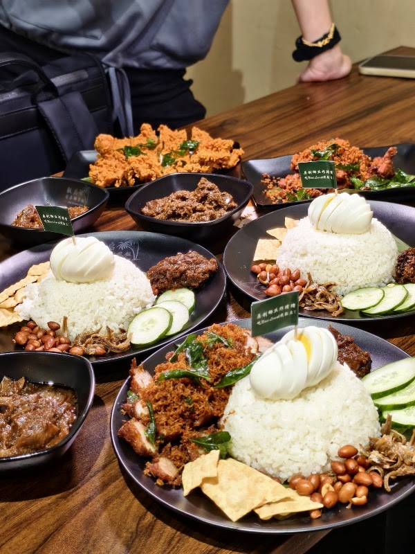 Together Nasi Lemak 毅启香米椰浆饭 @ Ho Wah Shun, Imbi 4
