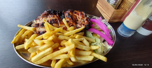 Shawarma Hut - Restaurant Elephant and Castle 4