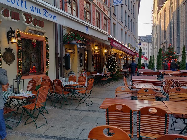 Nuernberger Bratwurst Gloeckl am Dom 1