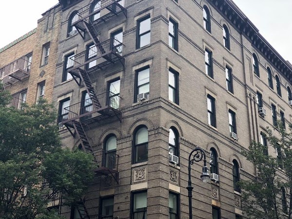 Apartment Building from the TV Show Friends 3
