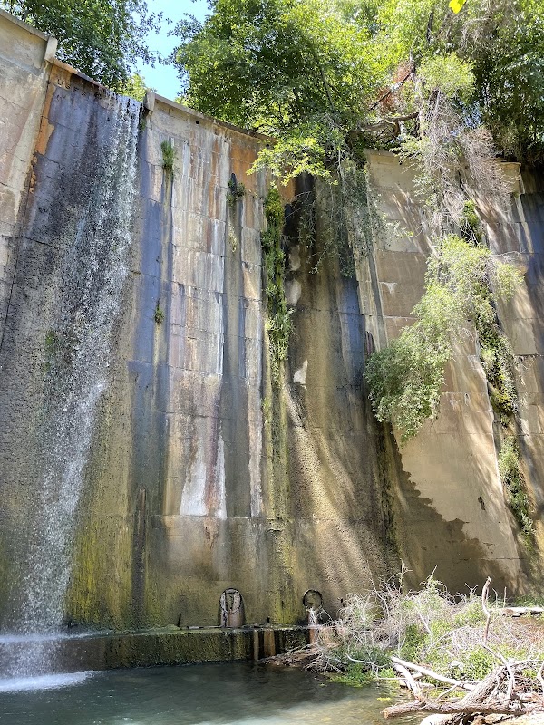 Brown Mountain Dam
