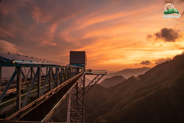 Rong May Glass Bridge