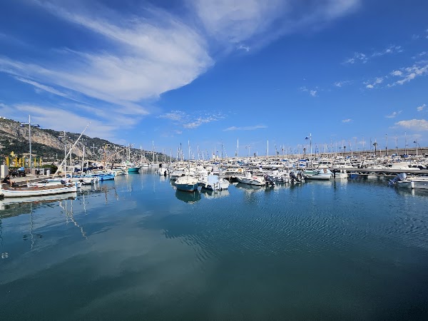 Vieux Port de Menton 3
