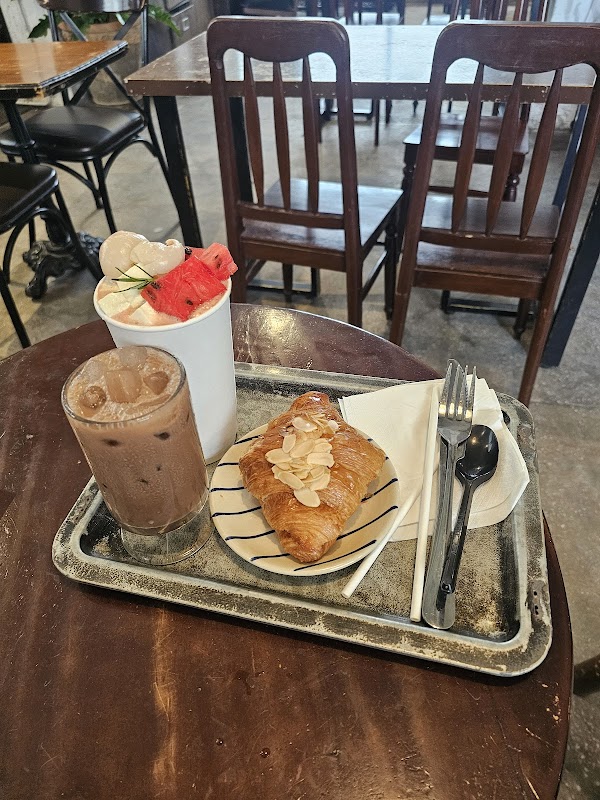 Nhâm Café 5