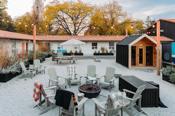 Penny's Motel & Apres
