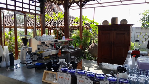 Saujana Coffee & Eatery