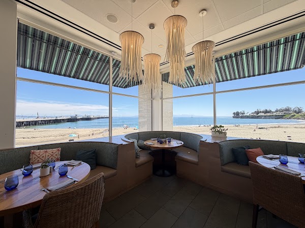 Jack O'Neill Restaurant & Lounge 5