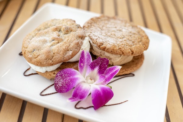 Jack O'Neill Restaurant & Lounge 4