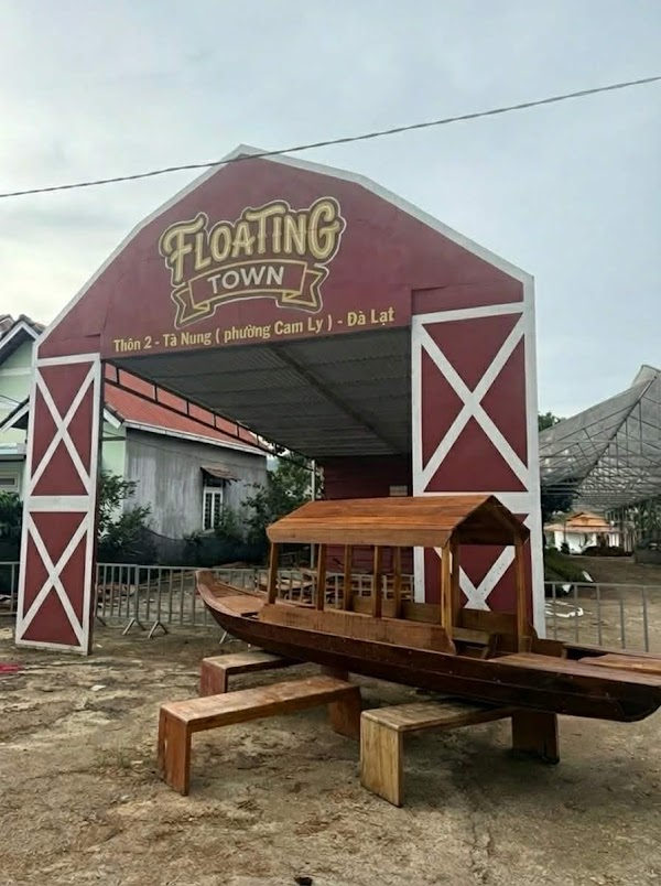 Floating Town