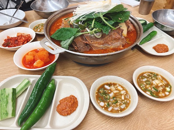 Somunnan Seongsu Gamjatang (Pork Bone Soup) 3