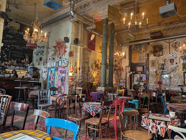 Csendes Létterem - Vintage Bar & Café 4