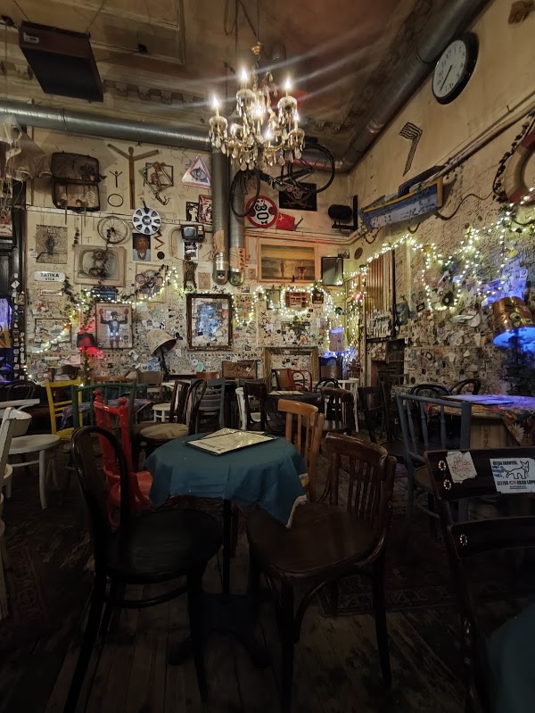 Csendes Létterem - Vintage Bar & Café 3