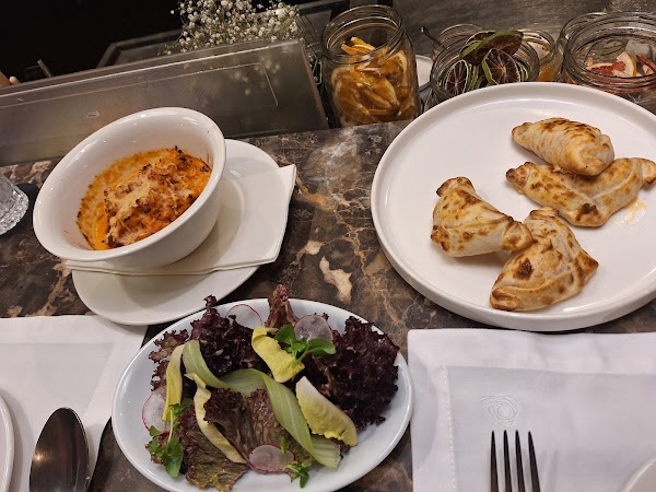 The Singular Restaurant 4