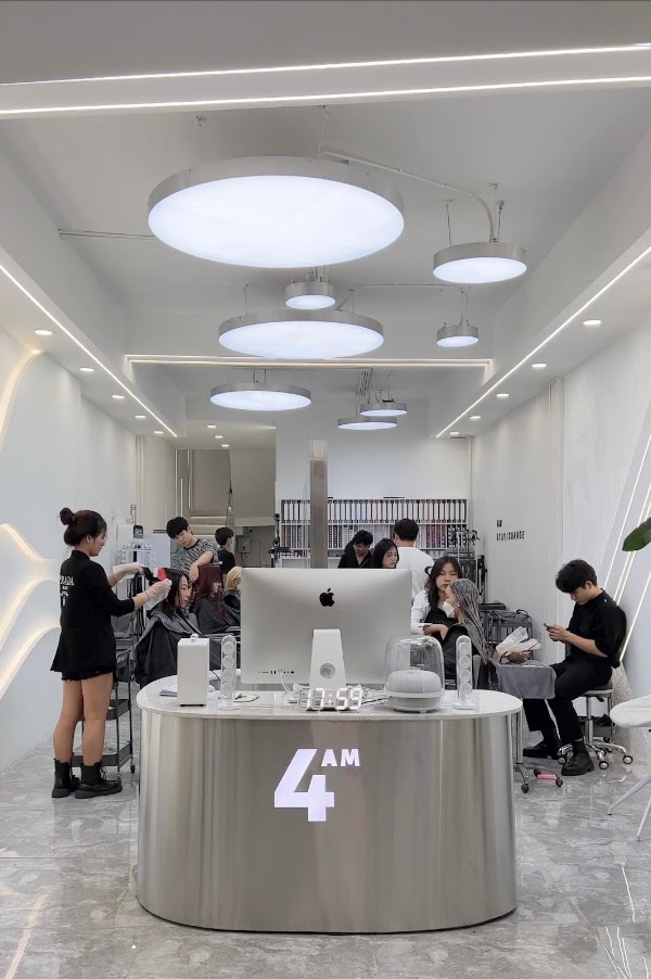 4AM HAIR STUDIO 1