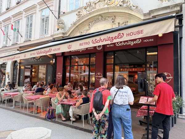 Retro Schnitzel House 1